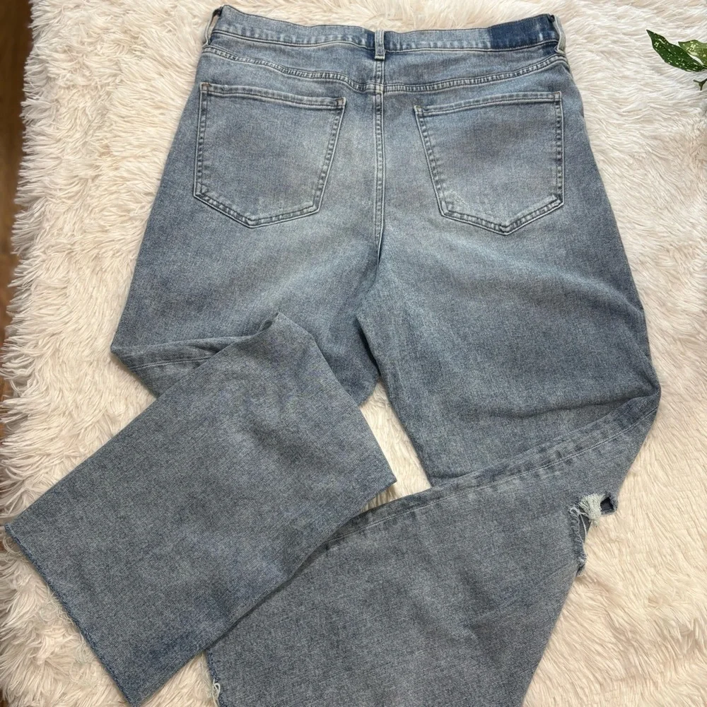 *Express High Rise Distressed Jeans* - Picture 4 of 5